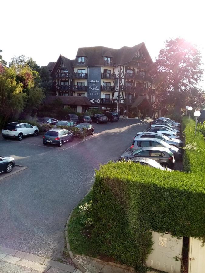 Agreable Appartement Dans Le Vieux Trouville Екстериор снимка